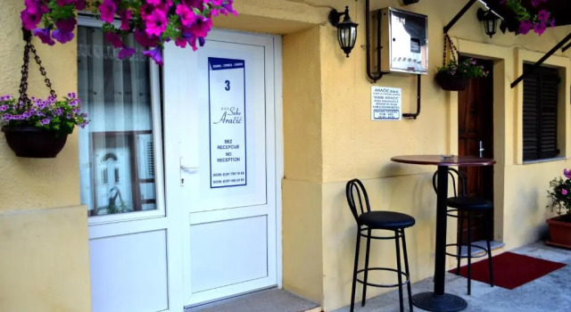 Rooms Aračić, Забронировать Отель Славонски-Брод Бродско-Посавская жупания, рядом с City Colosseum Shopping Centre