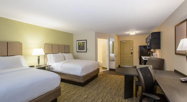 Четырёхместный люкс Candlewood Suites Bellevue by IHG