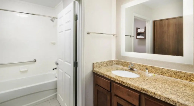 Двухместный люкс Staybridge Suites Of Durham - Chapel Hill - RTP by IHG