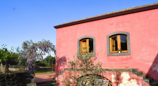 Rustic Holiday Home in Santa Venerina With Terrace & Garden, Buchen Sie Hotel Hotels in Sizilien mit Frühstück, Frühstück