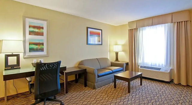 Двухместный номер Standard c 1 комнатой Wingate by Wyndham Fort Saskatchewan