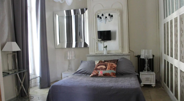Royal Hôtel, Rezerwuj Hotel Nimes Gard
