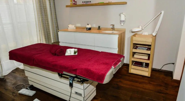 Hotel Althof Retz, Book Hotel Retz Weinviertel