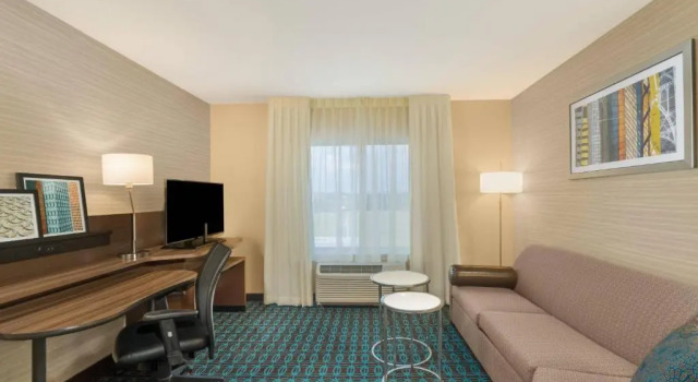 Люкс Fairfield Inn & Suites by Marriott Bloomsburg