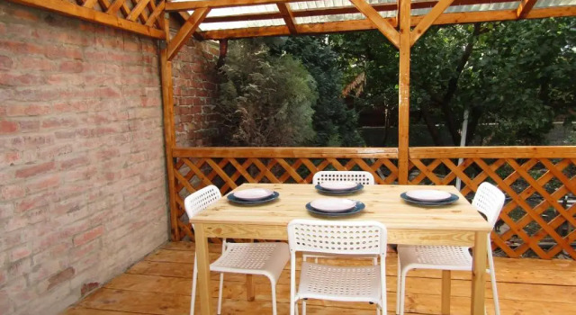 Апартаменты Homey Luxury- entire house, free parking, yard