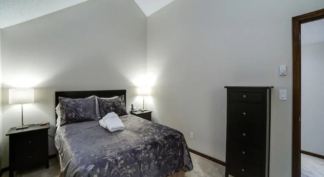 Snowater Condo #story Condo - Sleeps 4 - Close to Community Amenities!, Buchen Sie Ferienwohnung Apartments in Glacier, Ferienwohnung
