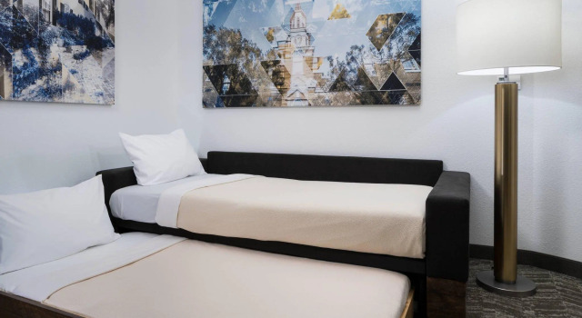 Двухместный люкс Springhill Suites by Marriott Alexandria Old Town/Southwest