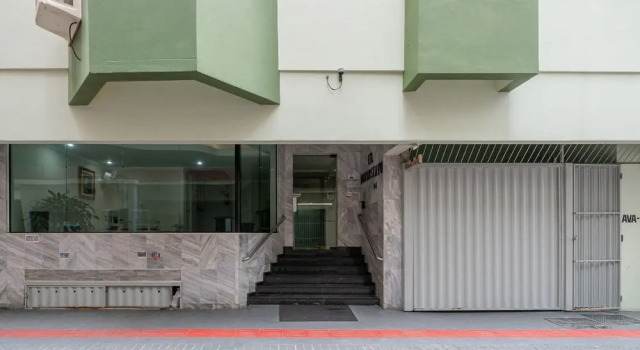 Apt w/ 1 Bedroom 100m fr Praia Central BC - Edg403