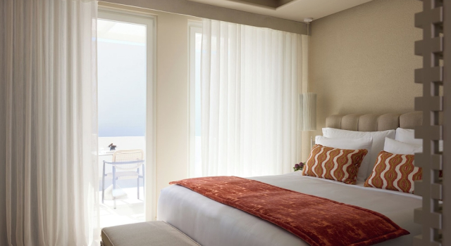 Двухместный номер Deluxe с видом на бассейн Santorini Heart Hotel & Spa