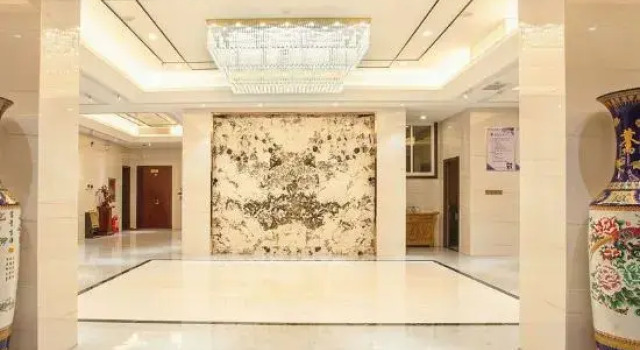 Holiday Inn Hanyue Jisheng Tangquan, Varaa Hotelli Edulliset hotellit kohteessa Shandong