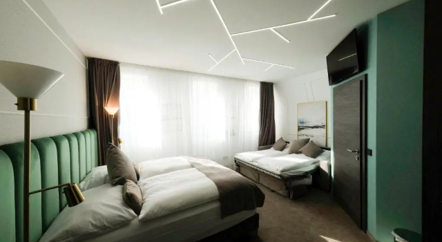 Четырёхместный номер Superior NED Hotel