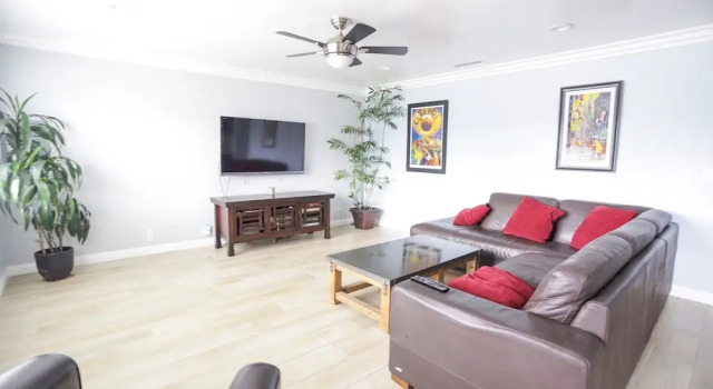 806 Encinitas - 3 Br Home, Забронировать Дом для отпуска Коттеджи Энсинитас, рядом с Beacon Beach, Коттедж