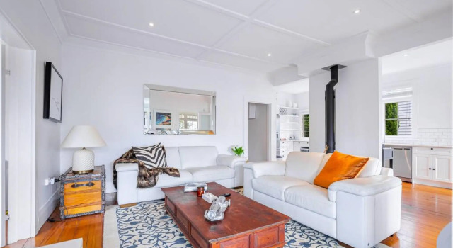 Sunny Two-Bedroom Villa, Забронировать Вилла Отели Окленда с парковкой, рядом с Вестерн-Парк, Парковка