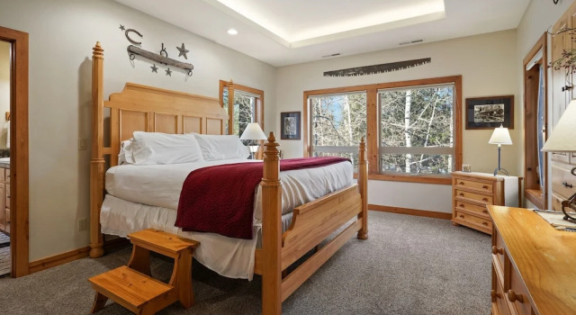 11 Vine Maple 5 Bedroom Home by RedAwning