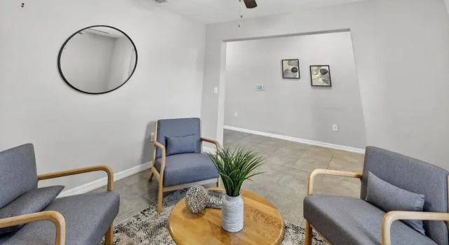 Коттедж Spacious Getaway Near Apollo Beach 5 Bedroom Home