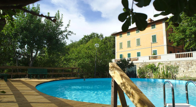 A part of a beautiful mansion with view of the Chianti Classico hills, Забронировать Отель Отели Кьянти 3 звезды, 3*