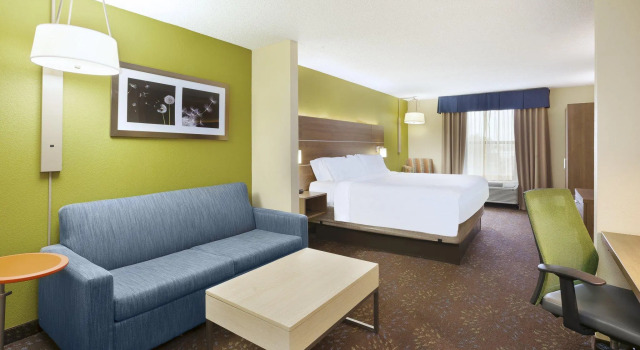 Двухместный люкс Holiday Inn Express Hotel & Suites Circleville by IHG