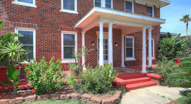 Asher House 4 Bedroom Home by Redawning