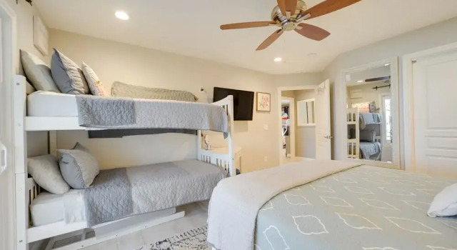 Коттедж с 3 комнатами Beautiful Marble Falls Getaway on Lake Lbj!