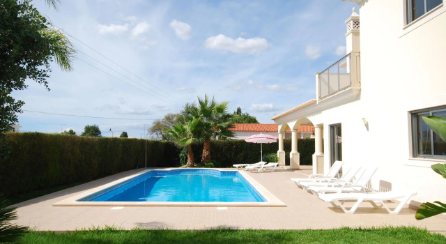 Very spacious villa with private pool in Albufeira on the Algarve coast, Rezervovat Vila Chaty v Algarve, Chalupa