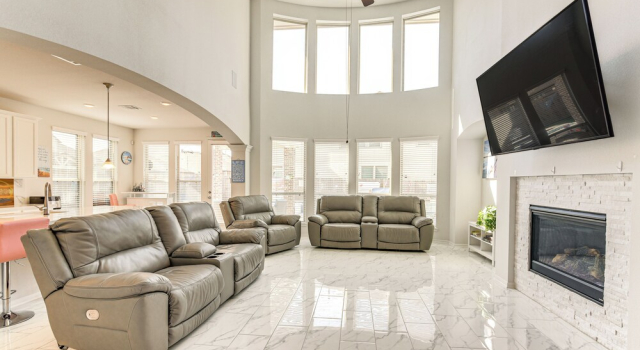 Games, Films & Outdoor Fun: Luxe Home in La Marque, Book Hotel La Marque Texas Gulf Coast