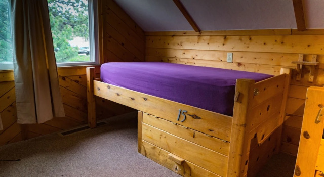 Estes Park Adventure Hostel, Забронировать Хостел Эстес-Парк Rocky Mountain National Park, рядом с Сквер Barlow Plaza