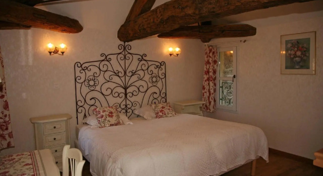 Le Castillet, Rezerwuj Hotel Hotele w Rhône z parkingiem, Parking