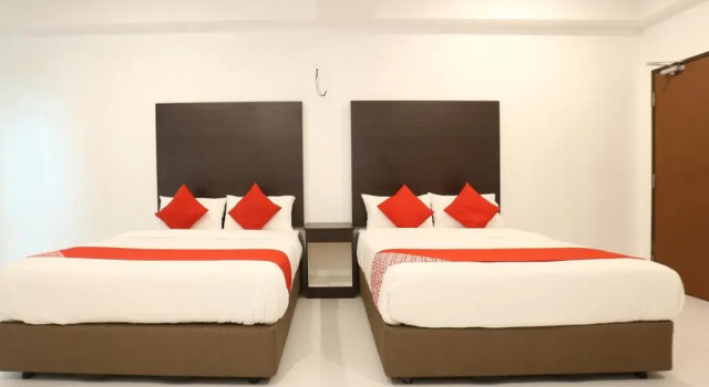 Люкс OYO 89888 Dz Residence Guest House
