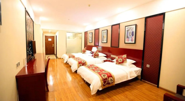 Kunming Yunzhixing Qihua Hotel, Rezerwuj Hotel Hotele w Kunming z parkingiem, Parking