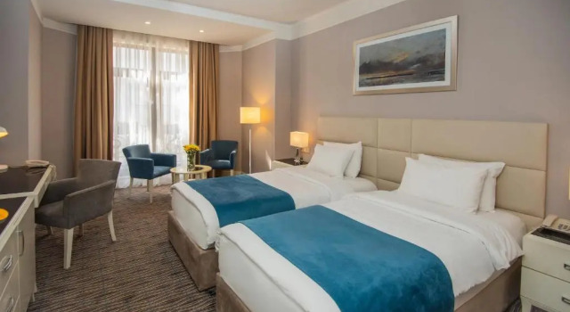 Двухместный номер Deluxe City Avenue Hotel