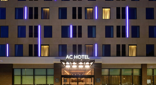 AC Hotel by Marriott Columbus Downtown, Забронировать Отель Колумбус Джорджия, рядом с Кока-Кола Спейс центр (Coca-Cola Space Center)