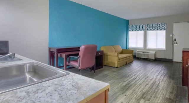 Люкс Days Inn by Wyndham Mobile I-65