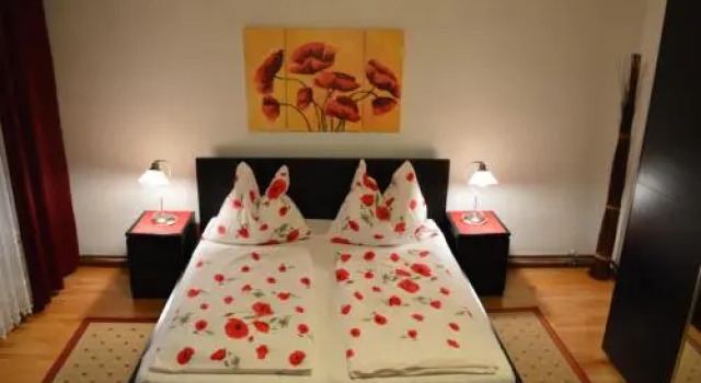 Ferienhaus Lisa & Radlzimmer, Rezerwuj Apartament Mörbisch am See 