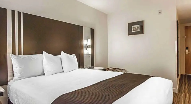 Двухместный номер Business Comfort Hotel Vancouver Airport