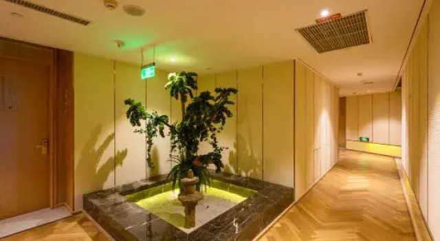 Yizhuu Hotel (Ningbo Railway Station Liyuan South Road Subway Station)
