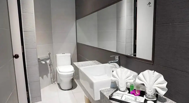 Номер Deluxe Four Points by Sheraton Johor Bahru