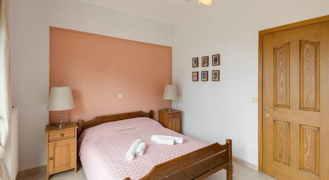 Beachside Haven, Poolside Serenity & Sunset Magic, Prenota Villa Cottage a Kalandra, Cottage