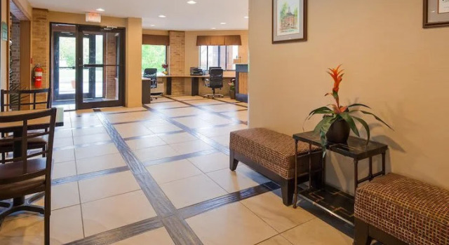 Четырёхместный номер Standard с балконом Best Western Sycamore Inn