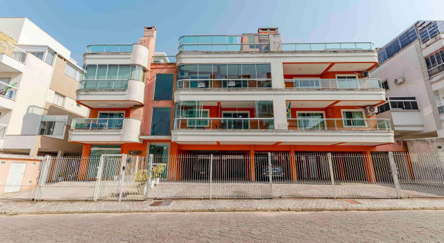 Espaçosa Cobertura Duplex com Piscina Privativa