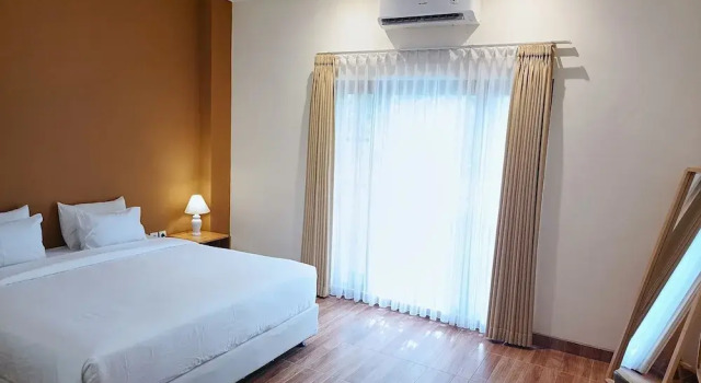 Camera Deluxe PLUM Dreamscape Bhagia Malioboro