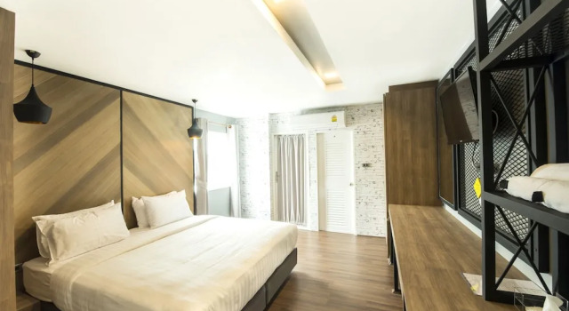 Номер Standard с балконом и с видом на город The Circle Hotel