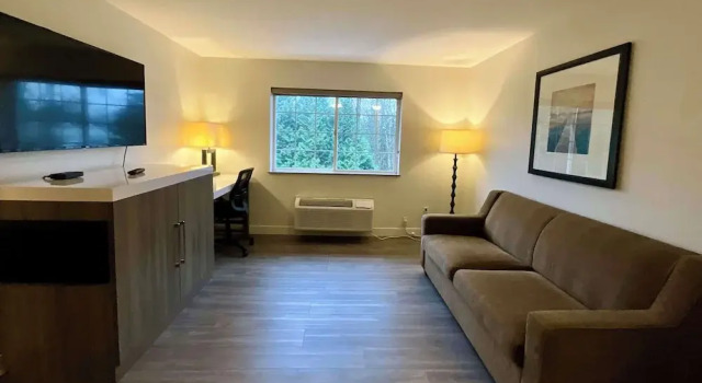 Люкс Deluxe Baymont by Wyndham Kent - Seattle