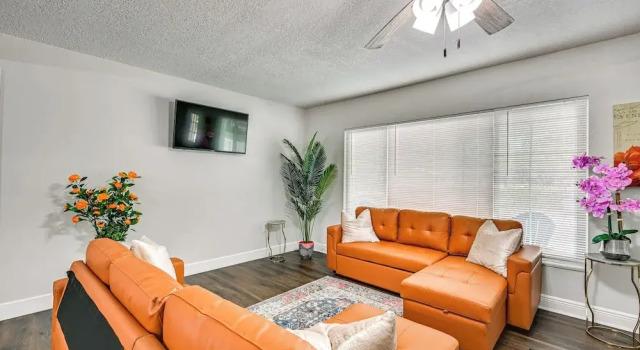 Коттедж Breezy Lutz Home w/ Patio: Perfect for Long Stays