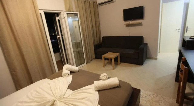 Трёхместный номер Standard с балконом Prishtina Hotel Sarande