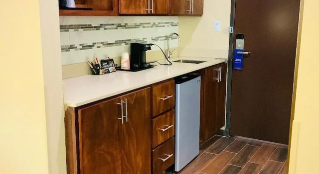 Люкс Comfort Suites Cedar Park - Austin Northwest