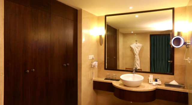 Люкс Radisson Blu Hotel Chennai City Centre
