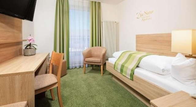 Sebastianeum Kneipp- & Gesundheitsresort, Rezerwuj Hotel Hotele w Apfeltrang z basenem, Basen
