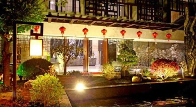 Oriental Xuanyi Holiday Hotel, Prenota Hotel Baoshan Yunnan