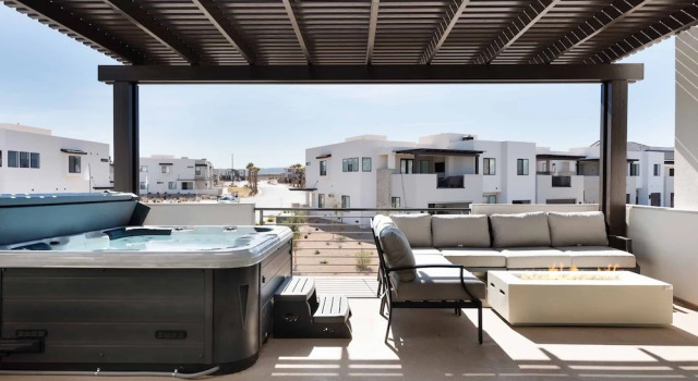 The Sol Mate by RedAwning, Varaa Villa St. George 