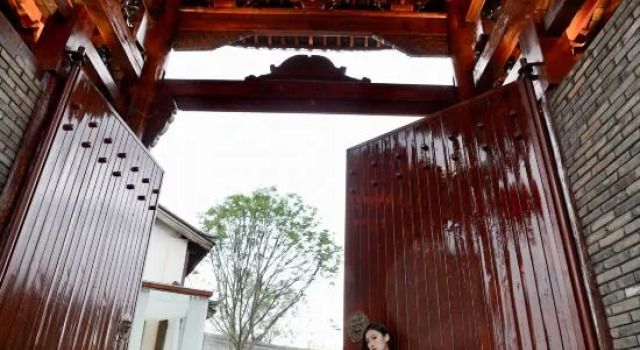 Yun Shang Yi Ju Spring Resort, Rezerwuj Ośrodek wypoczynkowy Hotele w Qiubei z basenem, Basen